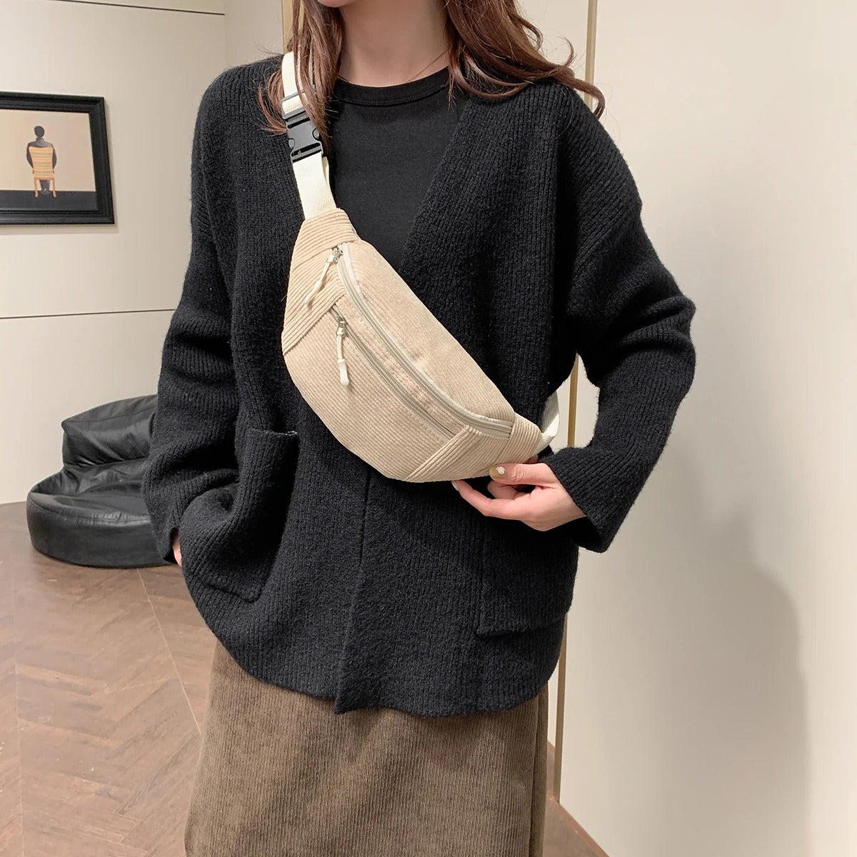 sac banane velours cotele beige bandouliere poitrine
