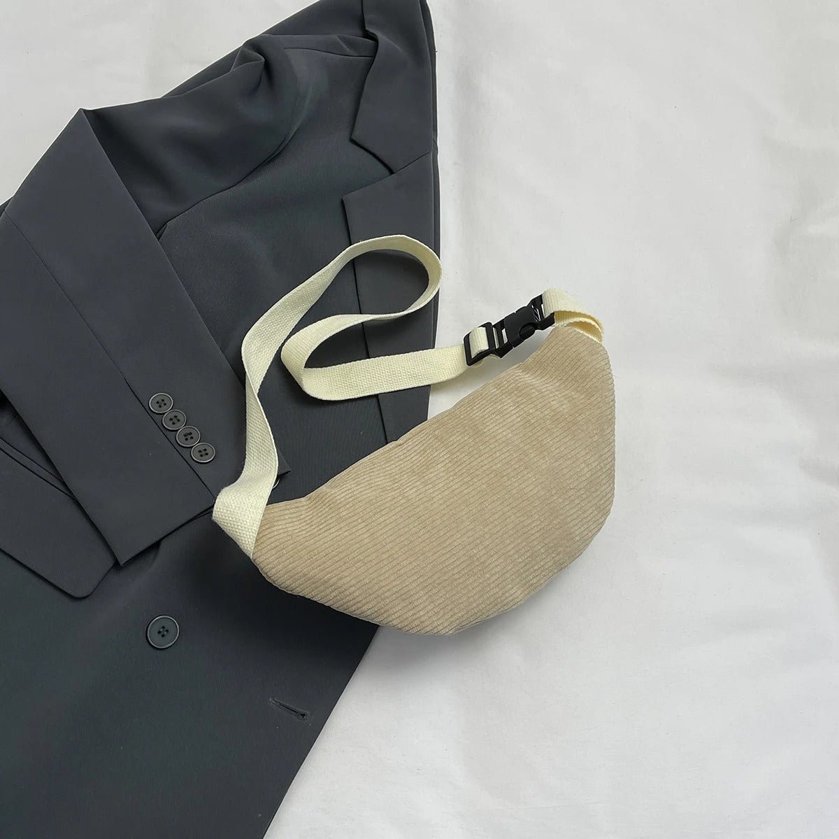 sac banane velours cotele beige ouverte dos