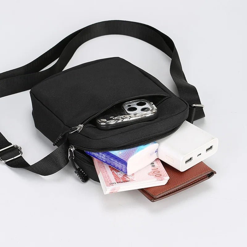 sacoche homme simple casual remplie