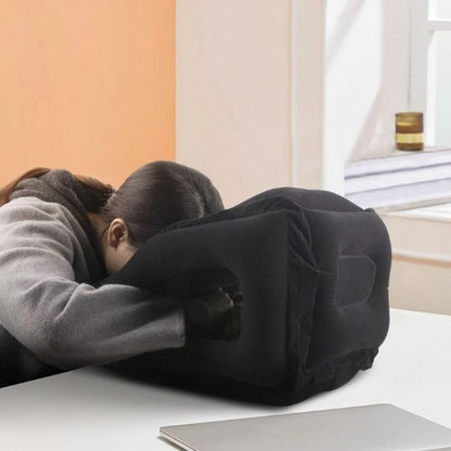 Oreiller-cervical-gonflable-VoyageConfort-femme-sieste