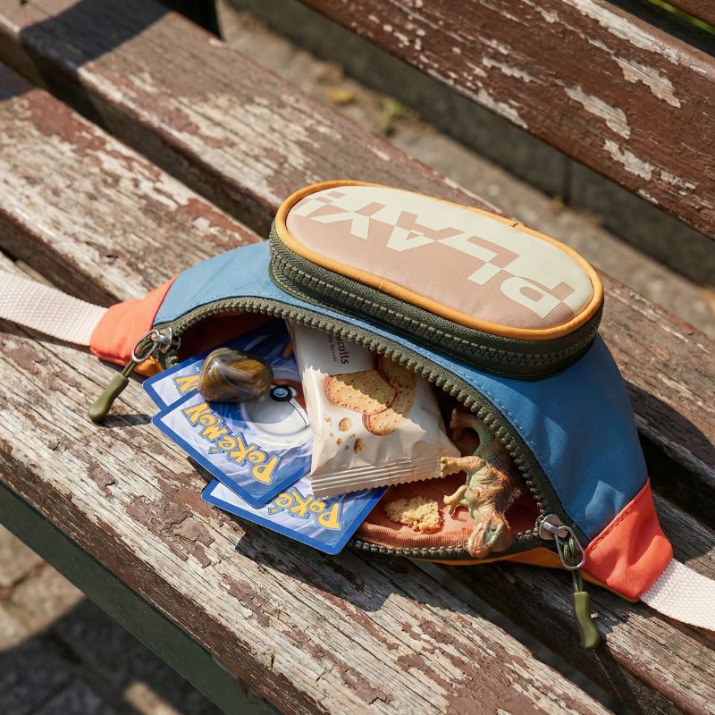 banane enfant ouvert avec gouter et jeux dedans