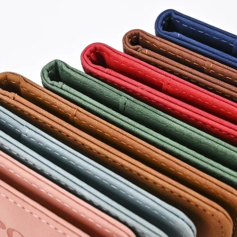 plusieurs etui passeport colorés