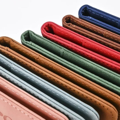 plusieurs etui passeport colorés