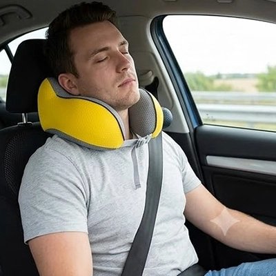 coussin de voyage memoire de forme jaune