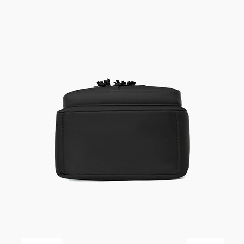 vue de dessous d'un sac à dos ville ultra léger femme cuir