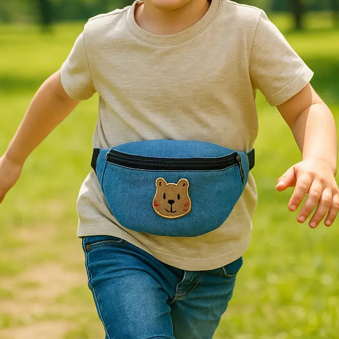 Enfant qui court avec banane sac enfant ourson