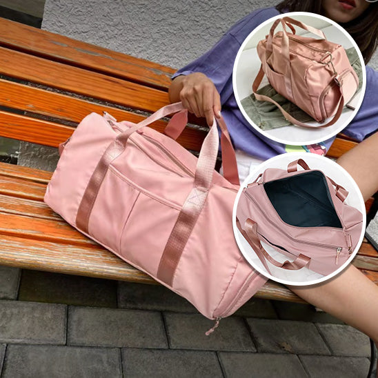 gros sac de voyage fit travel sur un banc
