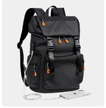 petit-sac-a-dos-mini-voyageur-design-2-iphone