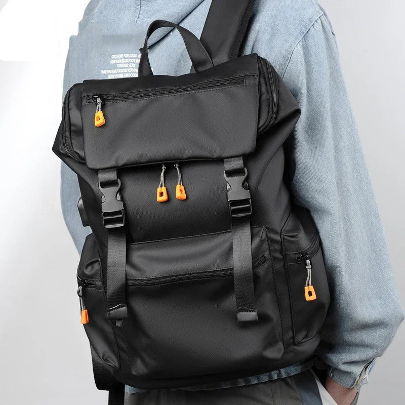petit-sac-a-dos-mini-voyageur-homme-mode-2