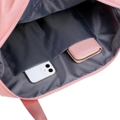 telephone dans poche week end bag