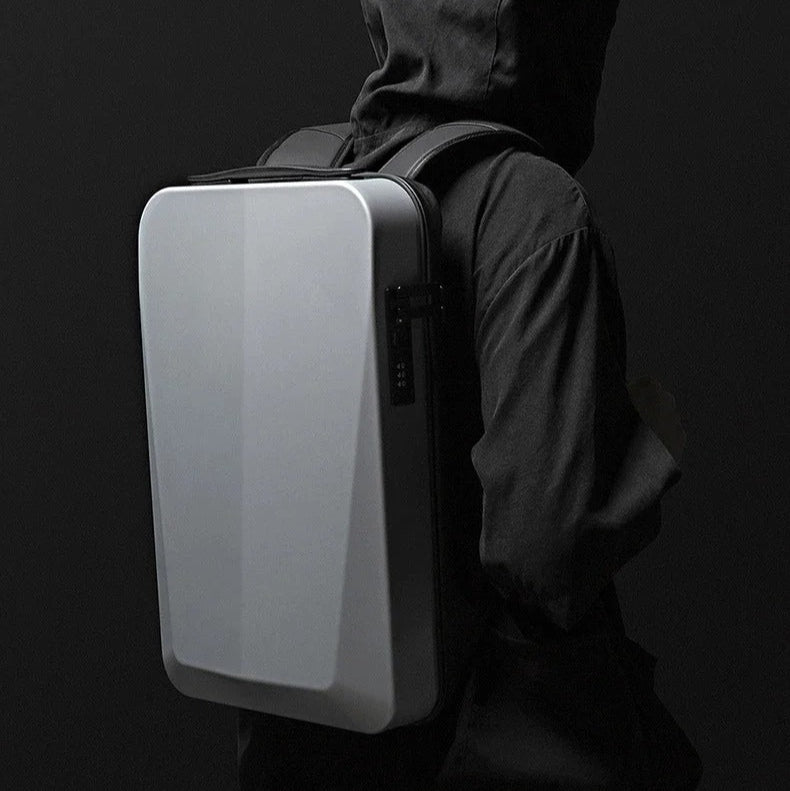 homme avec sac a dos antivol slim au dos