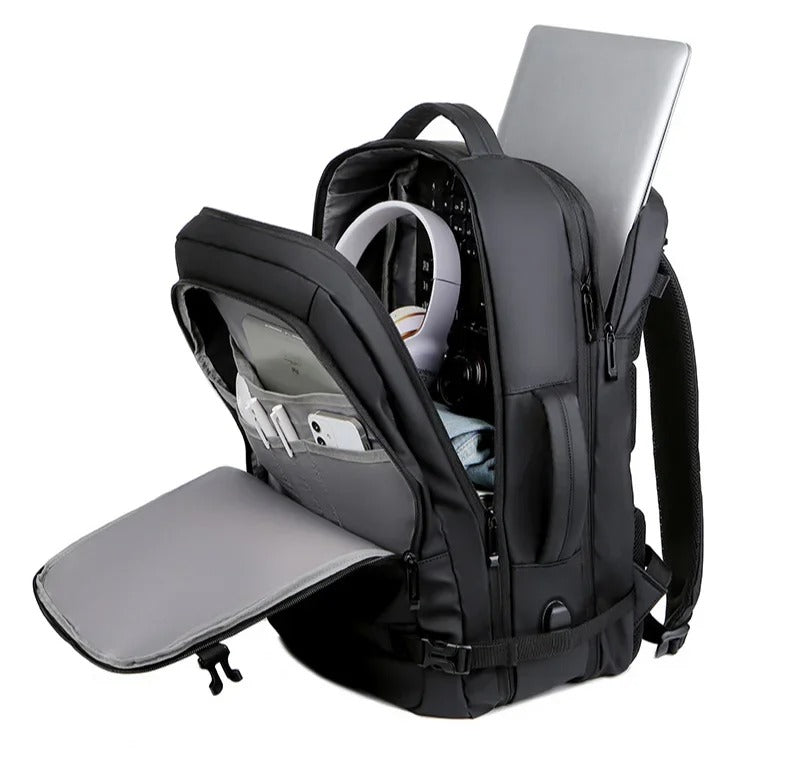 Sac à dos valise cabine extensible avec ses différents compartiments de rangement