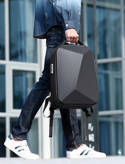 homme qui porte sac antivol premium extensible