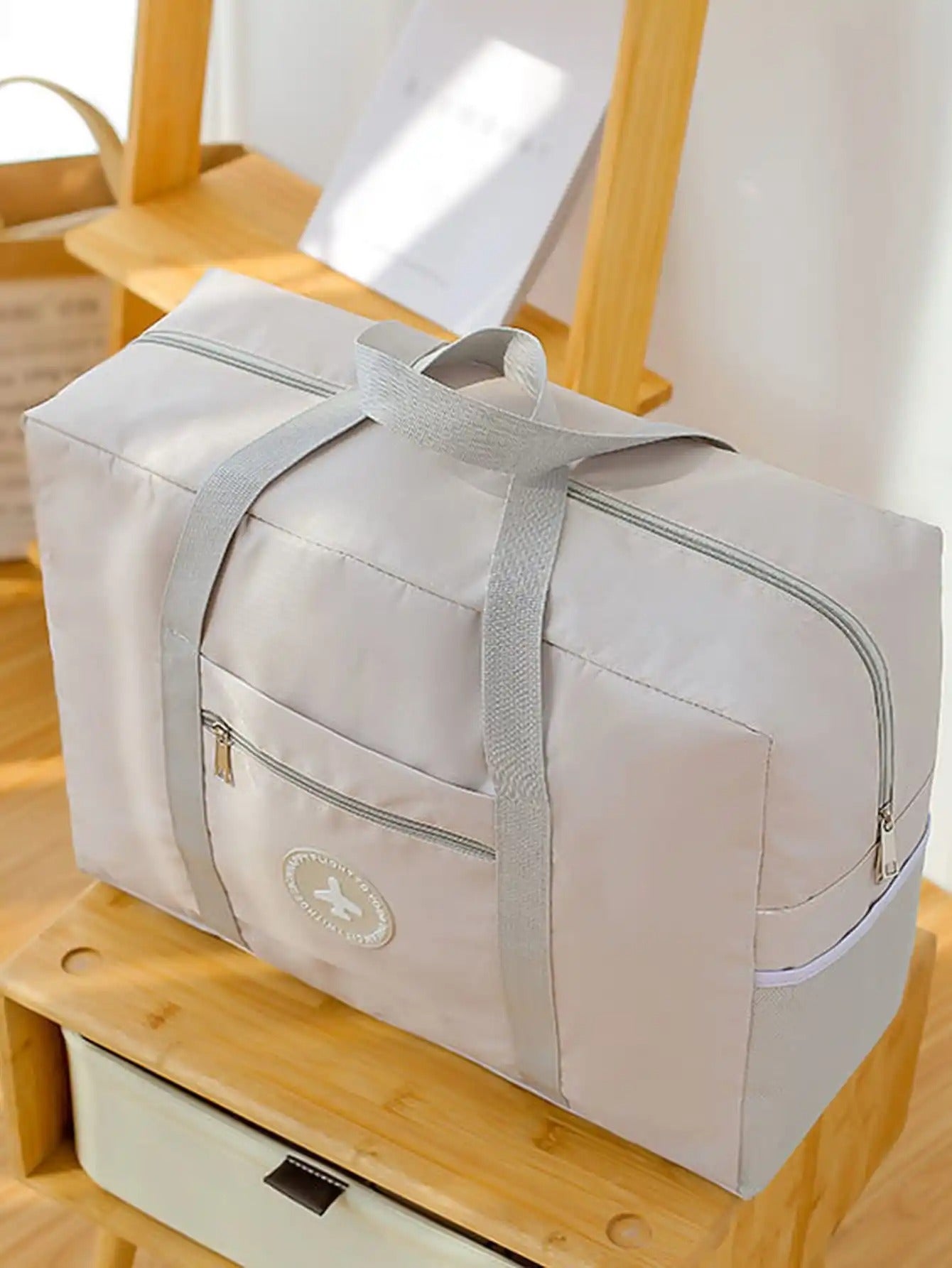 sac cabine avion design posé