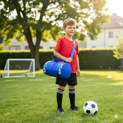 garçon au foor avec un sac de sport enfant