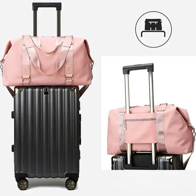 sac de voyage femme léger sur une valise