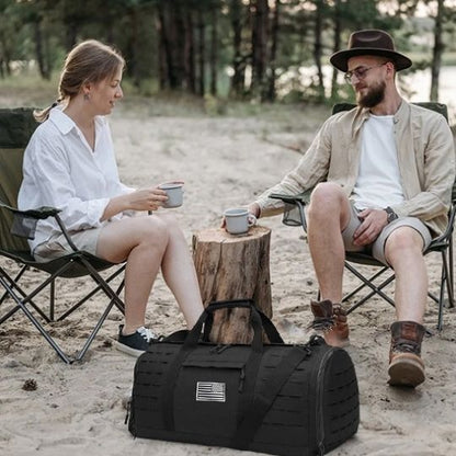 sac de voyage homme 40L militaire dans la foret